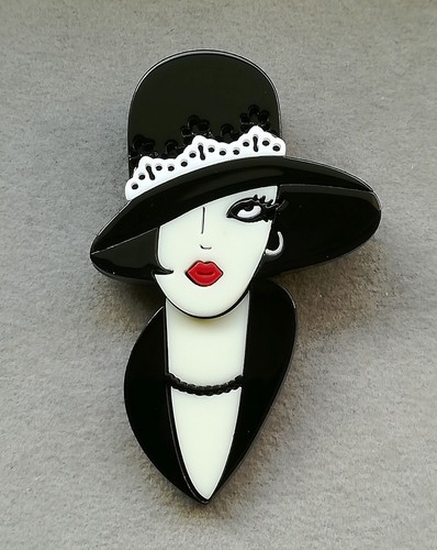 Frau mit hut brosche - brosche, acryl